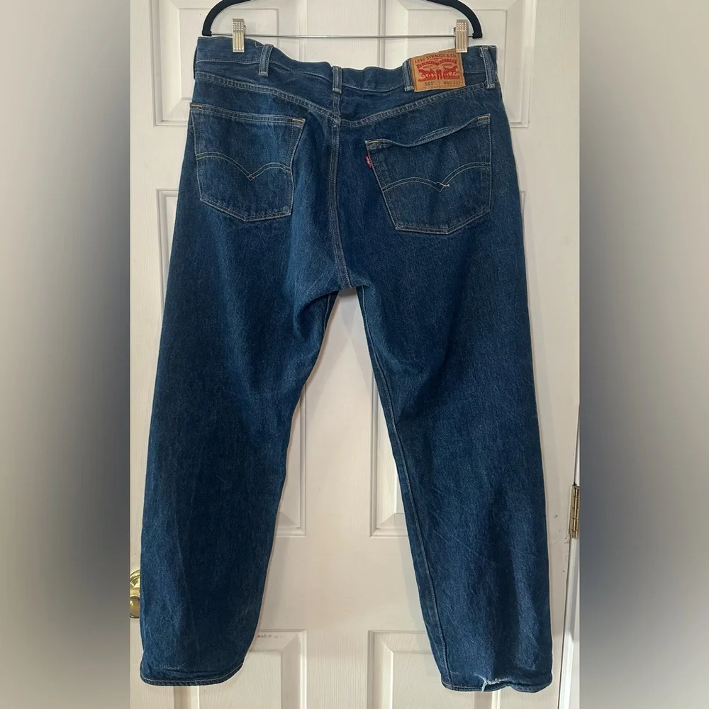 Men's Levis 501 Original Fit Denim Jeans SZ 40x32 Blue Button Fly Modern Red Tab